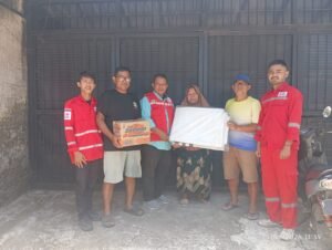 Atap Rumah Roboh di Bulan Puasa, PMI Kota Sukabumi Hadir Ringankan Beban Warga