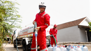 Krisis Air Masih Dirasakan, PMI Kota Sukabumi Kembali Salurkan 5.000 Liter Air Bersih untuk Warga Cibuntu